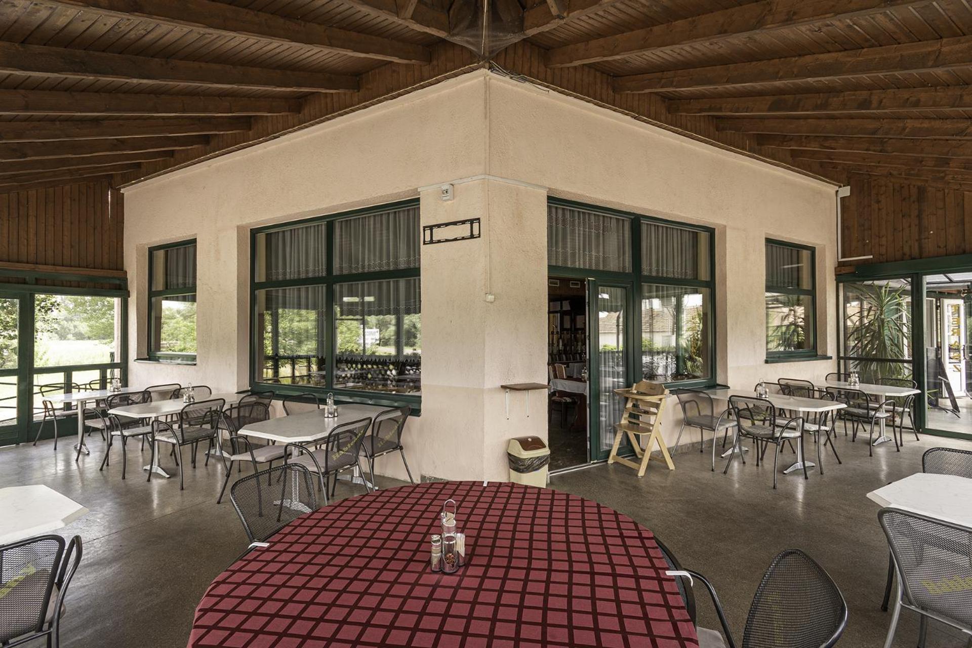 Tiszafüred Hableany Hotel מראה חיצוני תמונה