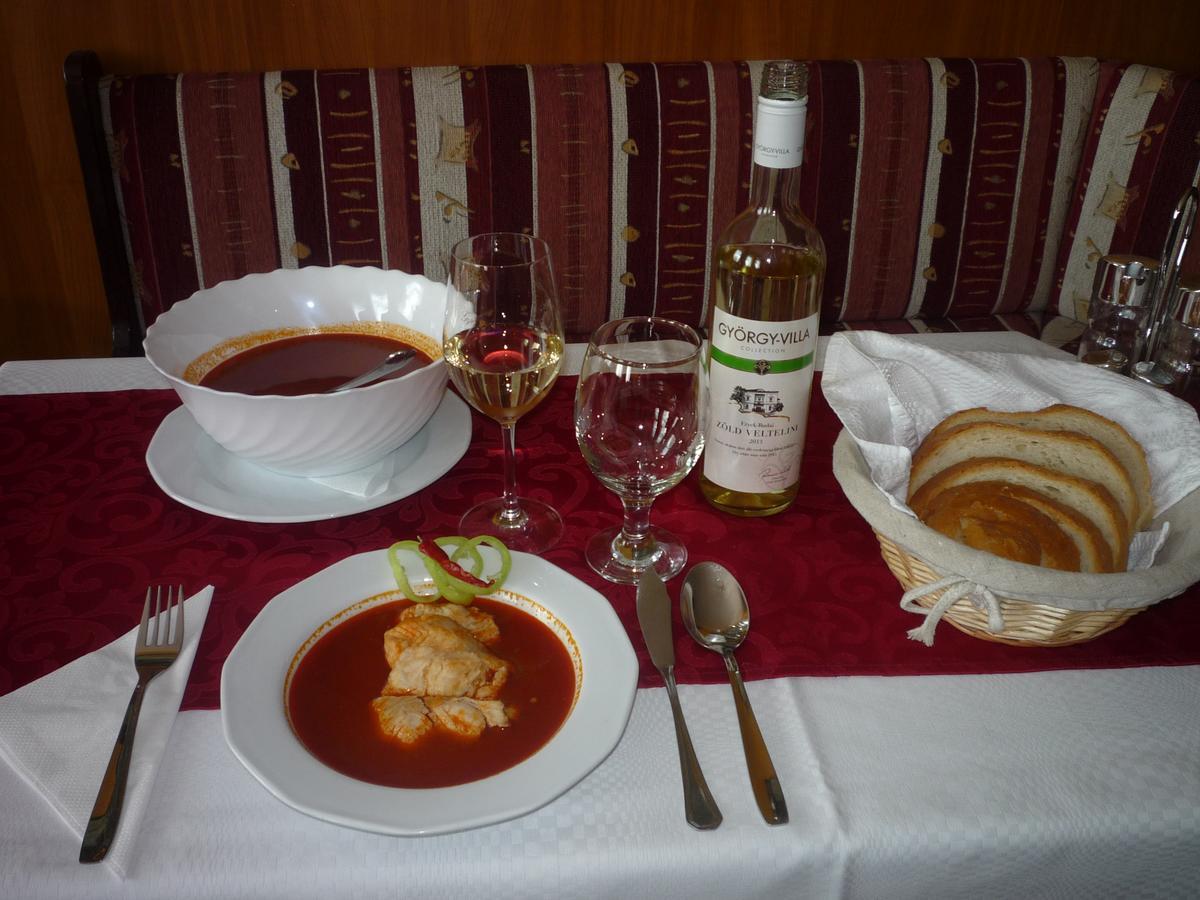Tiszafüred Hableany Hotel מראה חיצוני תמונה